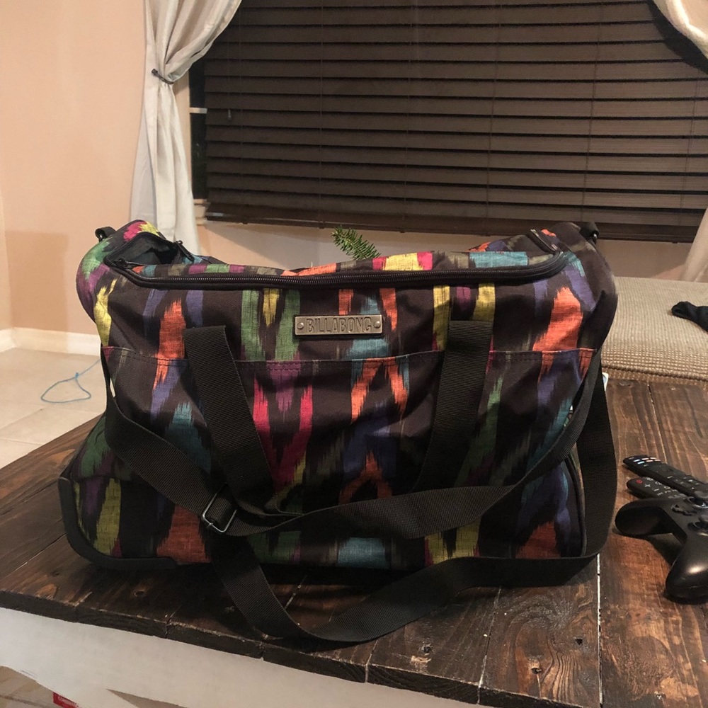 Billabong Medium suit case.